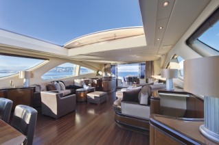 Motor yacht Veni Vidi Vici -  Main Salon with top open